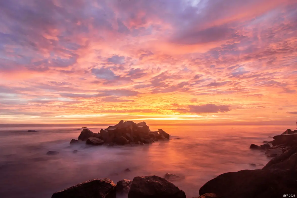 Fire-red sunset seascape photography on the south coast of Sri Lanka
